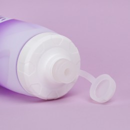 Фляга с флягодержателем для воды COMIRON ESLNF 620мл, двухцветная с пылевой силиконовой крышкой, фиолетово-белая