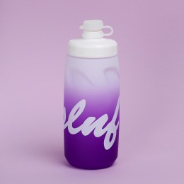 Фляга с флягодержателем для воды COMIRON ESLNF 620мл, двухцветная с пылевой силиконовой крышкой, фиолетово-белая