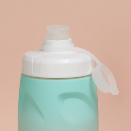 Фляга с флягодержателем для воды COMIRON ESLNF  620мл. двухцветная с пылевой силиконовой крышкой, зелено-розовая