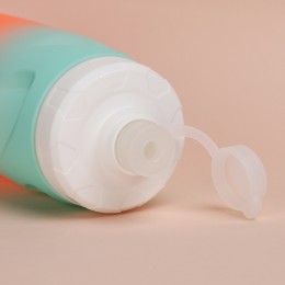 Фляга с флягодержателем для воды COMIRON ESLNF  620мл. двухцветная с пылевой силиконовой крышкой, зелено-розовая