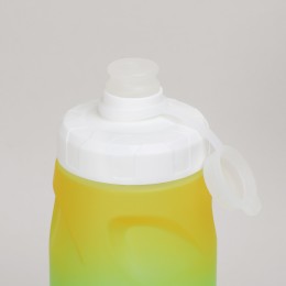 Фляга с флягодержателем для воды COMIRON ESLNF 620мл. двухцветная с пылевой силиконовой крышкой, желтая-зеленая