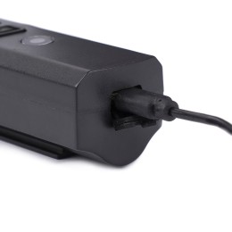 Фонарь передний COMIRON "DIGITAL" корпус: ABS+PC; свет: 260lm; аккум 1500 mAh, Type-C; влагозащита IP67