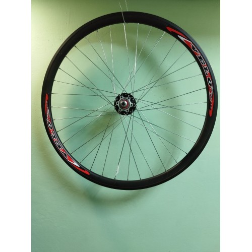 Колесо 26" заднее алюм.обод, втулка под трещотку с пром. подшипником, под дисковый тормоз, гайки