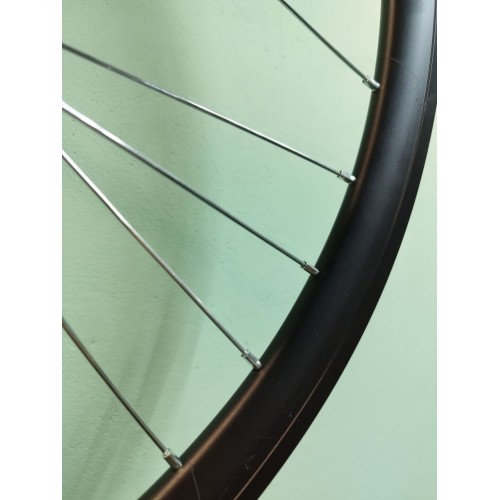 Колесо 26" заднее алюм.обод, втулка под трещотку с пром. подшипником, под дисковый тормоз, гайки