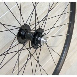 Колесо 27,5" переднее 2-х слойное Weinmann XM260 втулка NOVATEC под диск на болтах, ПРОМЫ, эксцентрик