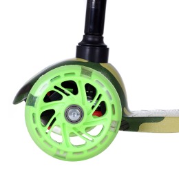 Самокат трехколесный от 2-х лет Yeenot GT4105P5, светящиеся колёса, зеленый камуфляж/салатовый